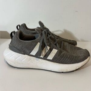 Adidas Boy Youth Size 3.5 Gray White Sneakers Tennis Shoes Comfy Casual